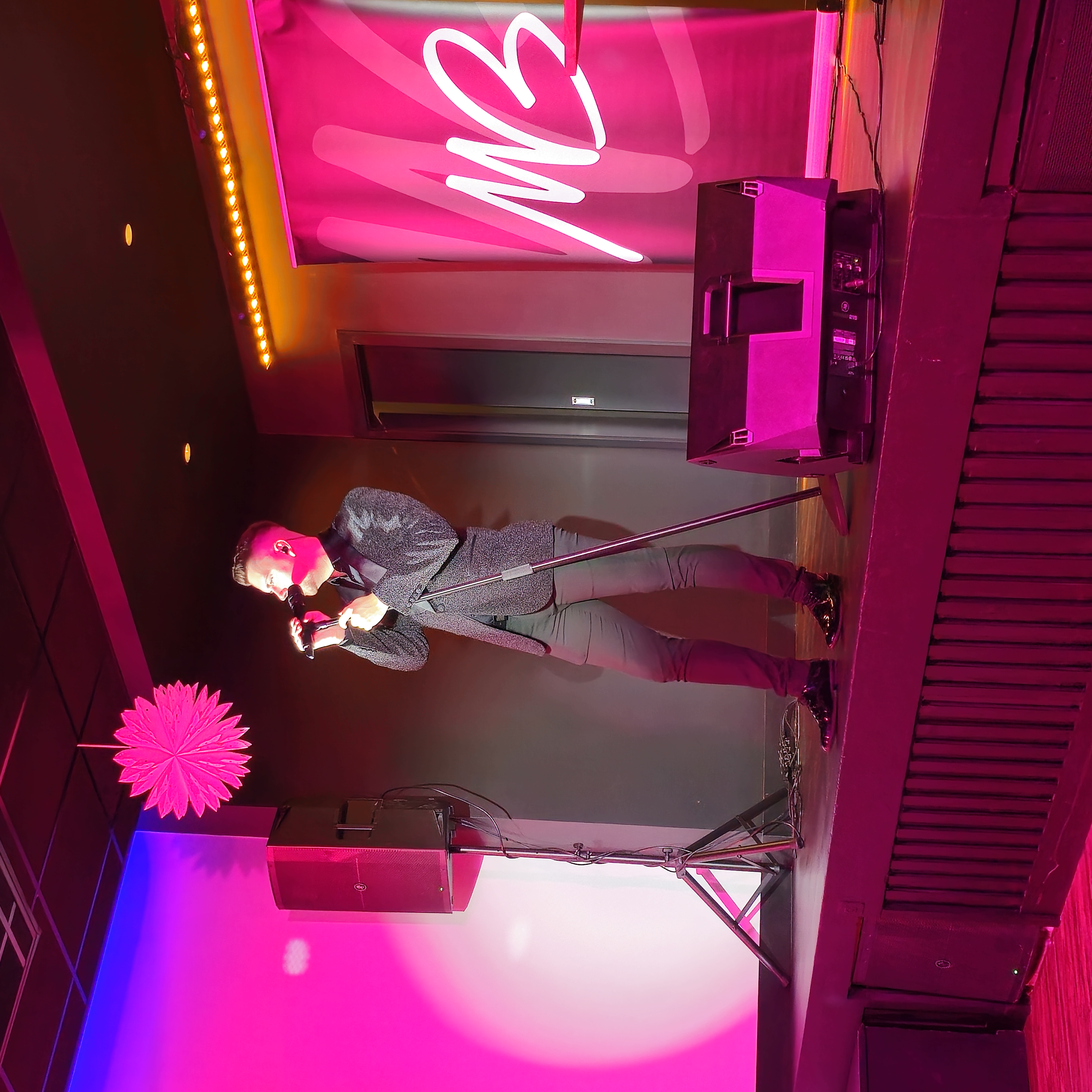 ROBBIE BARR - BUBLE
